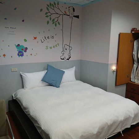 Papa Bear'S Guesthouse 타이중 외부 사진