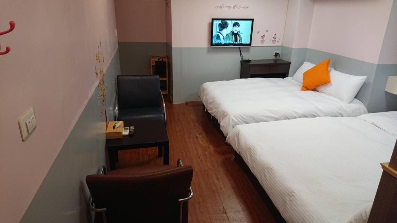 Papa Bear'S Guesthouse 타이중 외부 사진