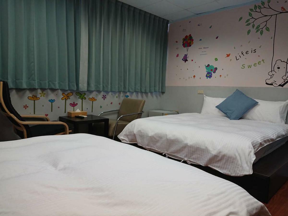 Papa Bear'S Guesthouse 타이중 외부 사진