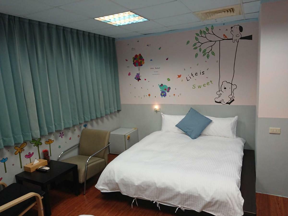Papa Bear'S Guesthouse 타이중 외부 사진