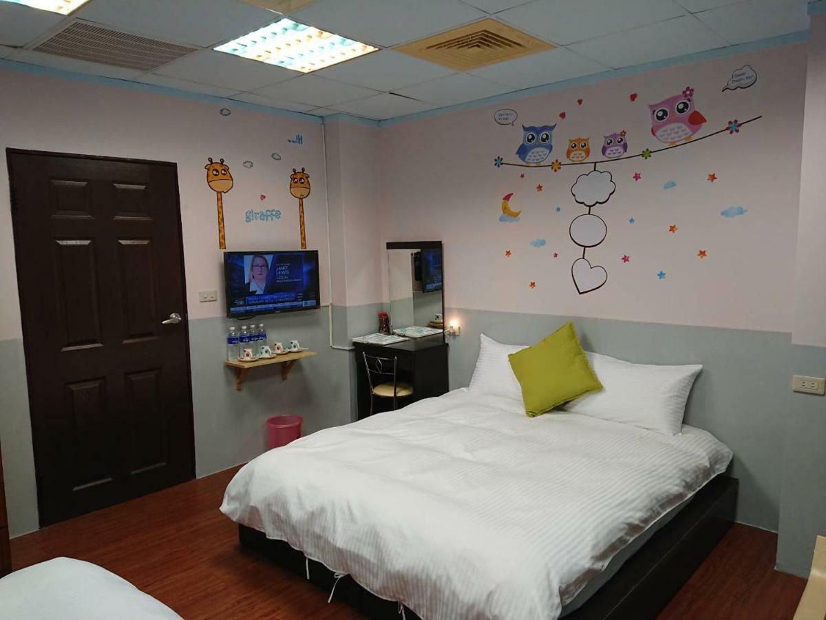 Papa Bear'S Guesthouse 타이중 외부 사진