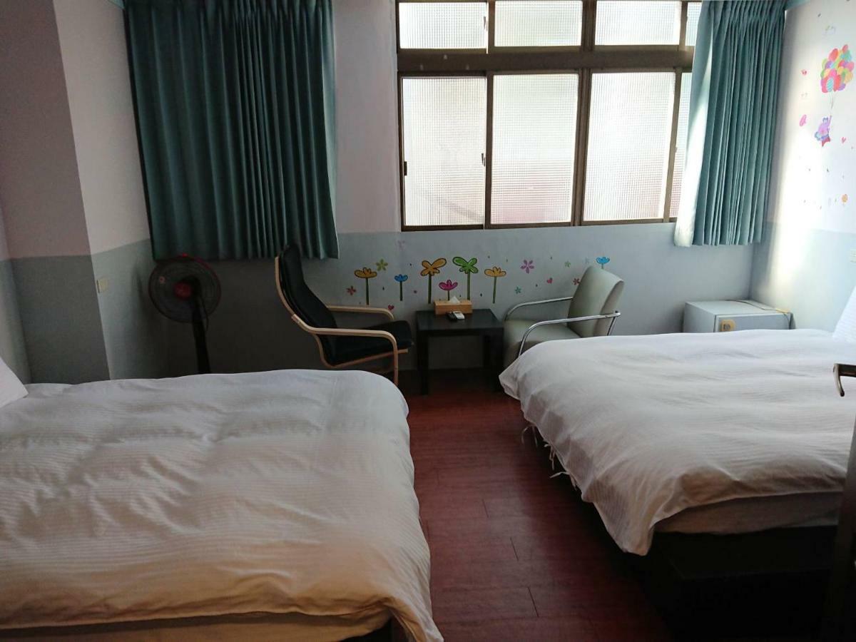 Papa Bear'S Guesthouse 타이중 외부 사진