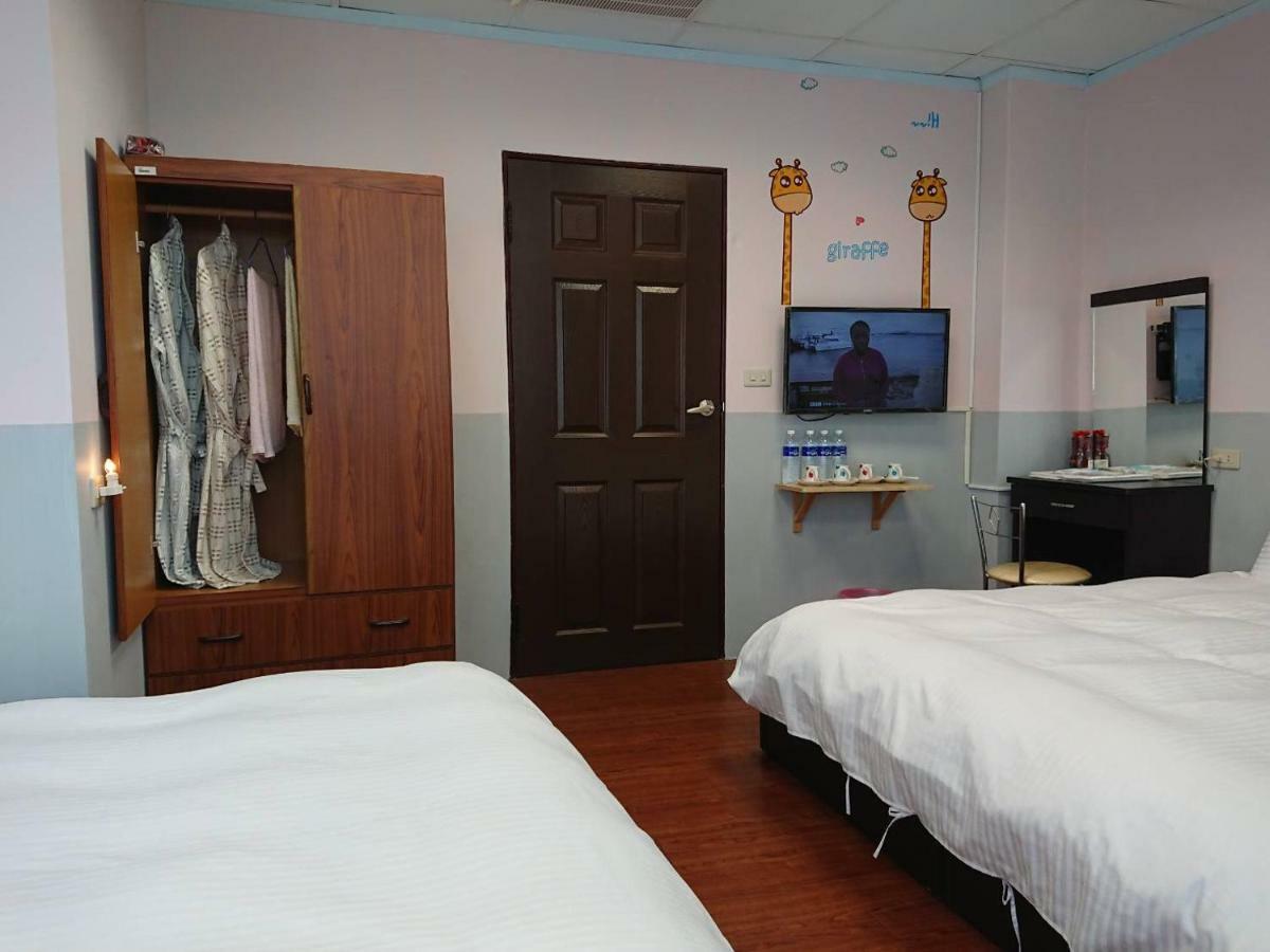 Papa Bear'S Guesthouse 타이중 외부 사진