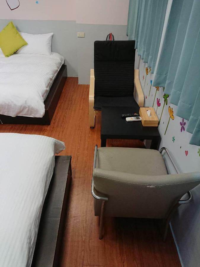 Papa Bear'S Guesthouse 타이중 외부 사진
