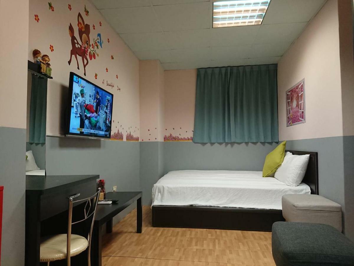 Papa Bear'S Guesthouse 타이중 외부 사진