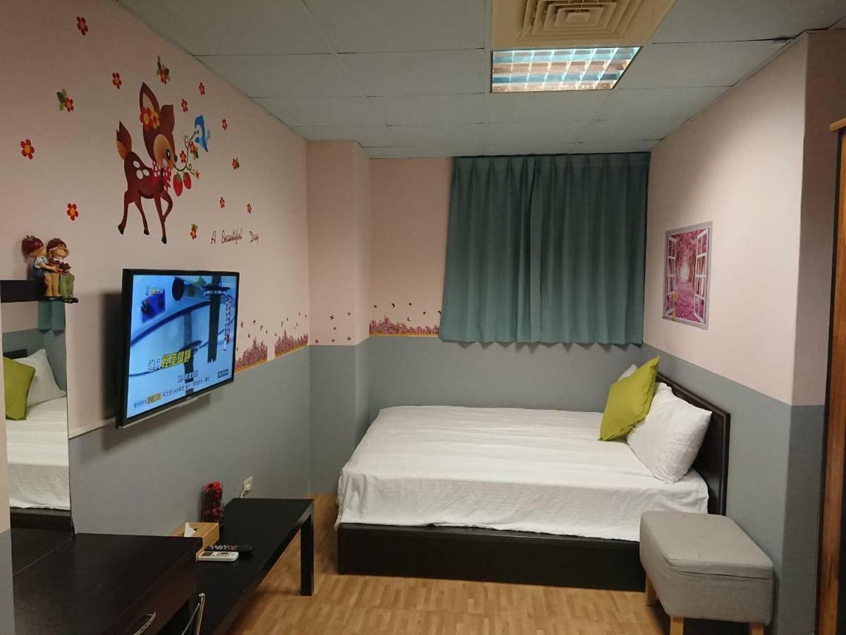 Papa Bear'S Guesthouse 타이중 외부 사진